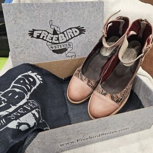 Freebird Pink Multi Snake Marilyn Size 9 With Box & Dustcover